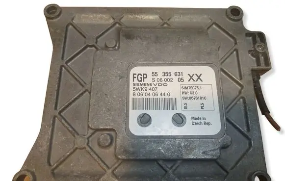 Opel Vectra C Engine control unit/module ECU 55355631 SIMTEC751 5WK9407