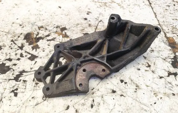 Seat Alhambra (Mk1) Engine mounting bracket 7M3199308