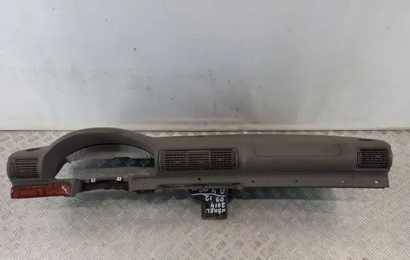 Audi A4 S4 B5 8D Dashboard 8D0857069