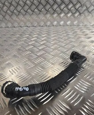 Audi Q5 SQ5 Breather hose/pipe 04L103493F