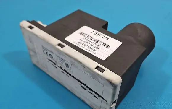 Audi A3 S3 8L Central locking vacuum pump 8D0862257B IMPRK1551718