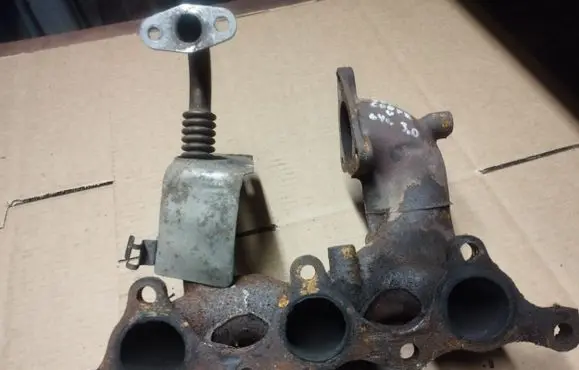 Chrysler Sebring (ST-22 - JR) Exhaust manifold
