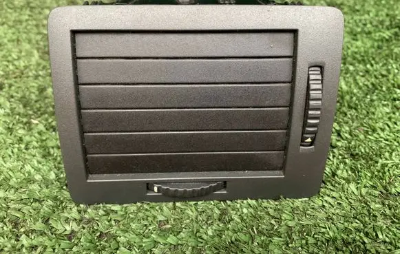 Skoda Fabia Mk1 (6Y) Dash center air vent grill 6Y0819701