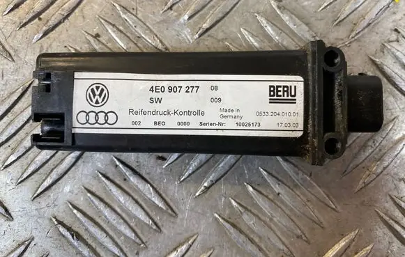 Audi A8 S8 D3 4E Tire pressure sensor 4E0907277 053320401001 10025173