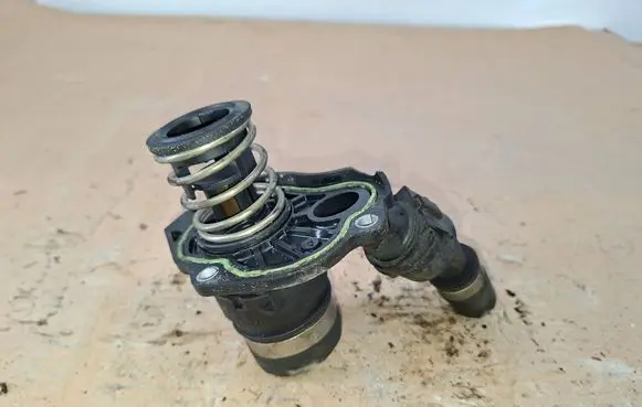 BMW 3 E90 E91 Thermostat/thermostat housing 4107080