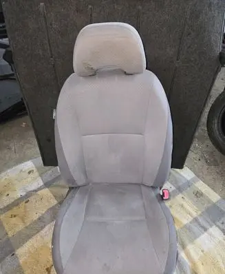 Toyota Prius (XW20) Front passenger seat 
