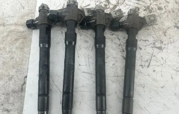 Mazda 3 III Fuel injectors set SH0113H50