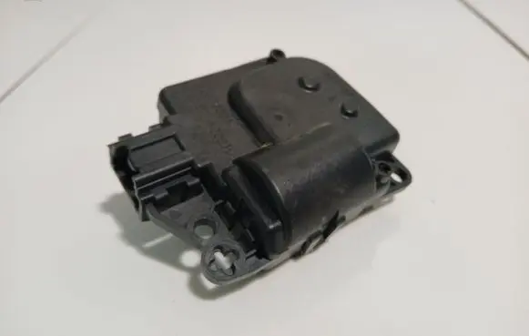 Chrysler Grand Voyager V Air flap motor/actuator M8679001