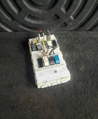 BMW 1 F20 F21 Central body control module 6825541