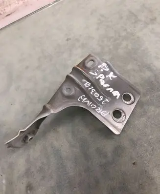 Seat Arona Fender mounting bracket 6f9821327a