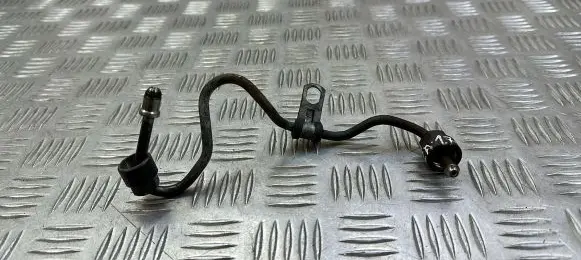 Volvo XC60 Fuel injector supply line/pipe 