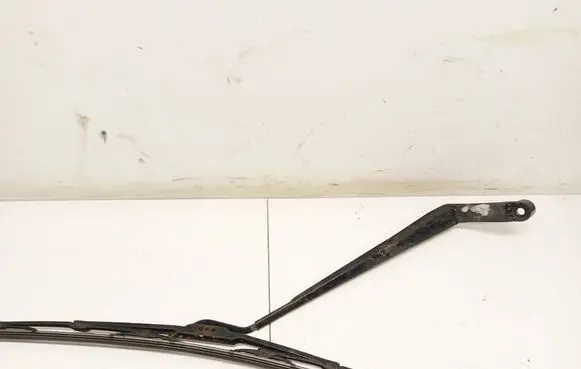 Toyota Corolla Verso AR10 Front wiper blade arm 