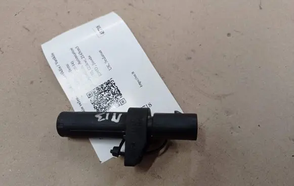 Mercedes-Benz C W204 Crankshaft position sensor A0031532828