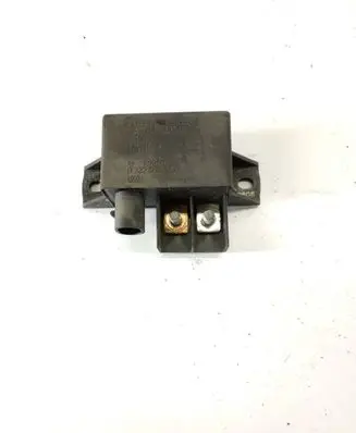 Mercedes-Benz E W211 Charging relay A0025426419 0332002167