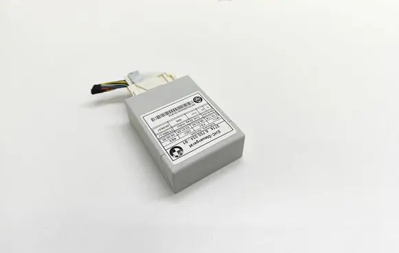 BMW 5 E60 E61 Air suspension control unit module (rear) 6769834 676983401 37146769834