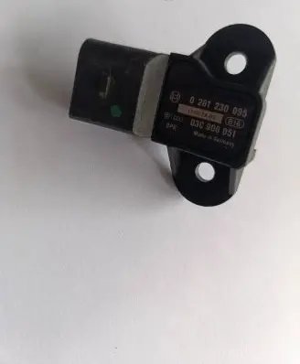 Volkswagen Golf VII Air pressure sensor 03C906051 0261230095