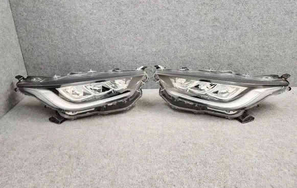 Toyota Yaris Headlights/headlamps set 0043718SCZ 0203257