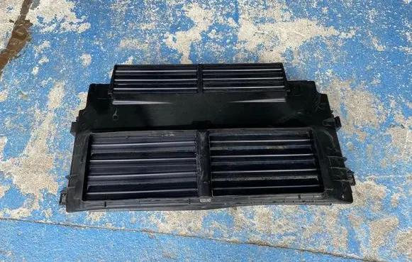 Ford Focus Intercooler air guide/duct channel BM518475AF