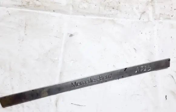 Mercedes-Benz ML W163 Front sill trim cover a1636860820