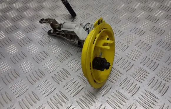 Skoda Octavia Mk2 (1Z) Mechanical fuel pump 1K0919673
