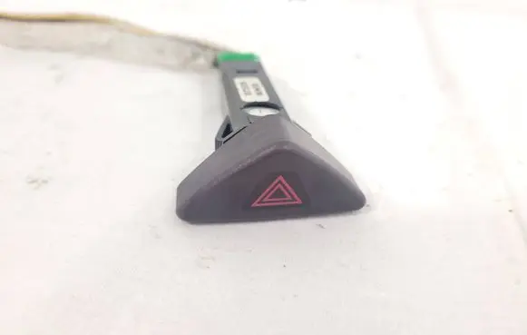 Volvo XC70 Hazard light switch 30739320 06W055