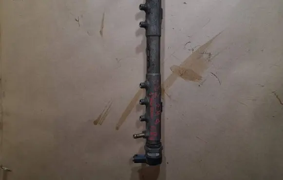 Volvo XC90 Fuel main line pipe 0445215073