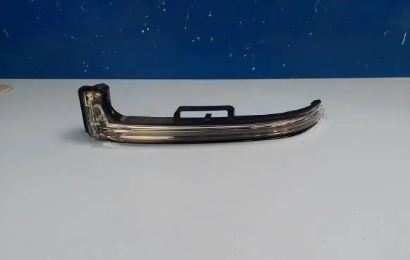 Peugeot 5008 II Mirror indicator light 1618048680 21593023