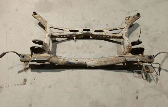 Volkswagen Golf V Rear subframe 
