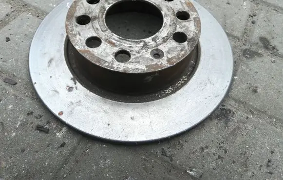 Volkswagen Golf VI Rear brake disc