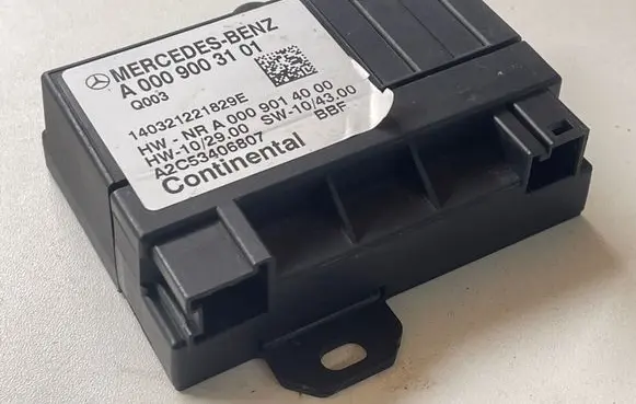 Mercedes-Benz E C207 W207 Fuel injection pump control unit/module A0009003101 140321221829E A2C53406807