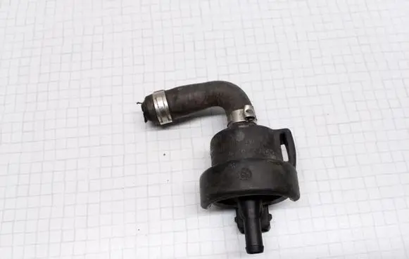 Audi A4 S4 B5 8D Turbo solenoid valve 058133459 42115901