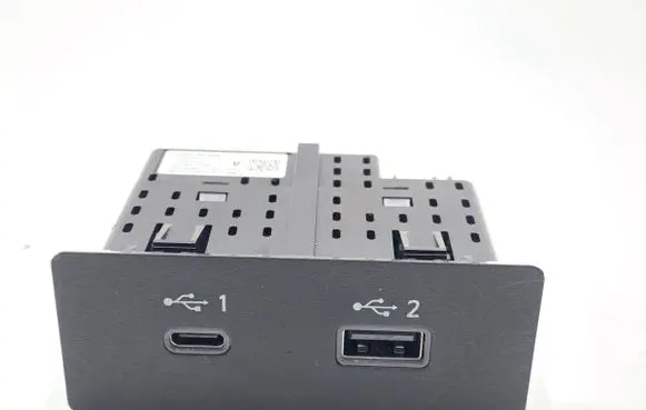 Nissan Qashqai J12 USB socket connector 284H36RA1A