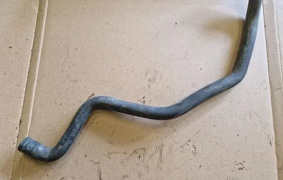 Volkswagen PASSAT B3 Engine coolant pipe/hose 357121109