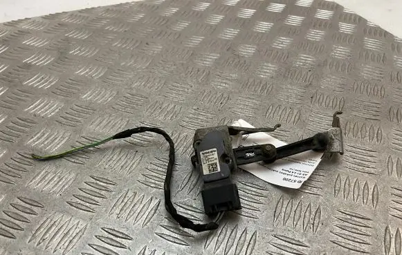 Volvo XC90 Rear air suspension level height sensor 32246987