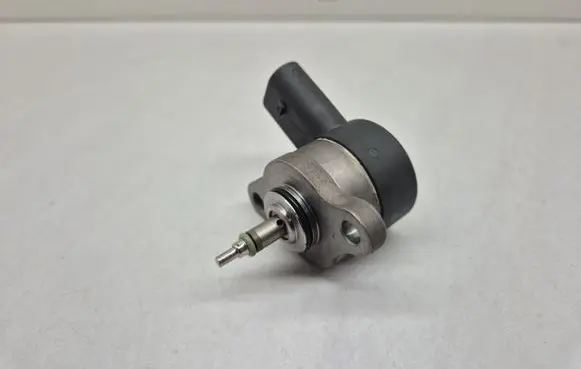 Mercedes-Benz ML W163 Fuel pressure regulator A6110780549