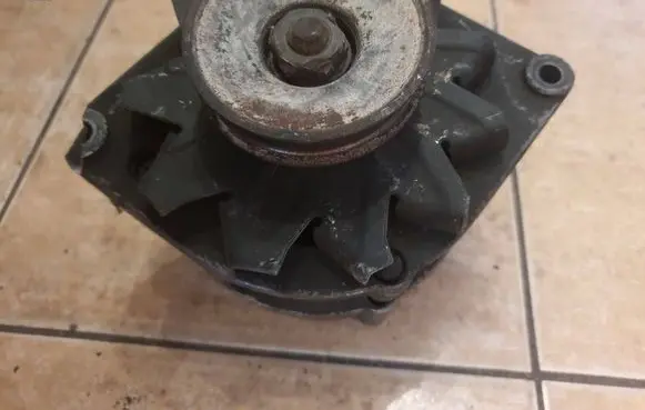 Volkswagen Golf I Generator/alternator 036903025L 0120489442