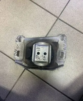 Peugeot Expert Gearbox mounting bracket