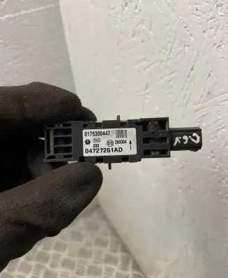 Chrysler Grand Voyager IV Airbag deployment crash/impact sensor 04727261ad