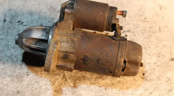 Subaru Legacy Starter motor M000T20171