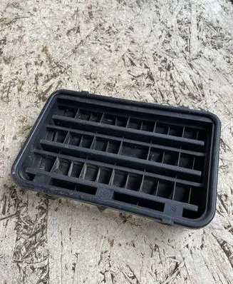 BMW X6 E71 Quarter panel pressure vent 64228377280