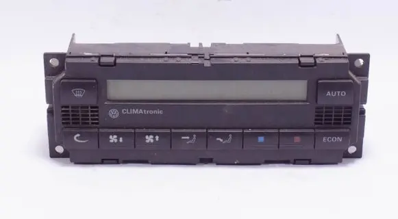 Volkswagen PASSAT B5 Climate control unit 