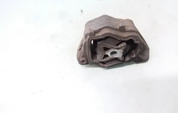 Volvo V60 Engine mount bracket 31330138 9487475 F7021101