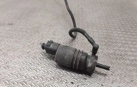 Audi A4 S4 B7 8E 8H Windscreen/windshield washer pump 