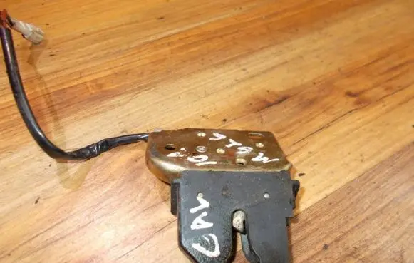 Mazda 626 Tailgate/trunk/boot lock/catch/latch
