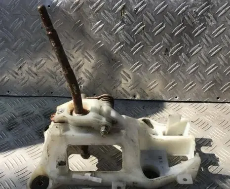 Mitsubishi Galant Gear shifter/selector
