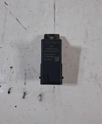 Peugeot 208 II Glow plug pre-heat relay 9803299780