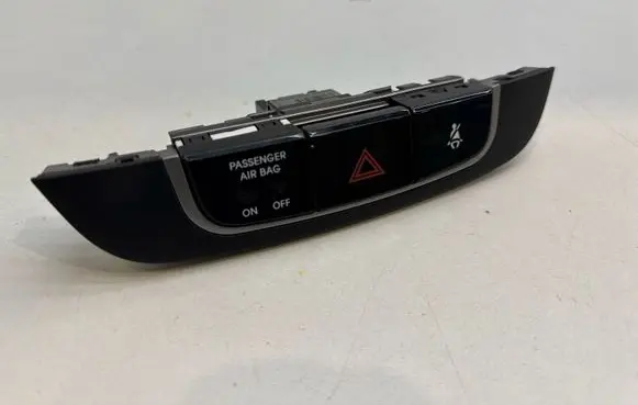 Hyundai ix35 Hazard light switch 847402S350TAN