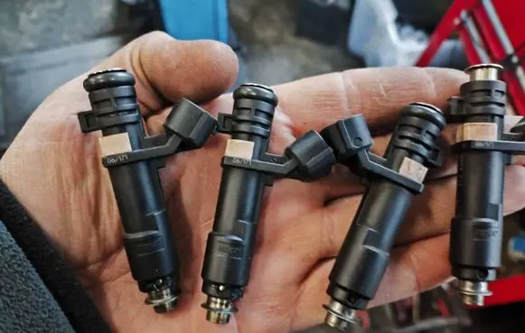 Citroen C4 Grand Picasso Fuel injectors set 6277N05933 DKKA72
