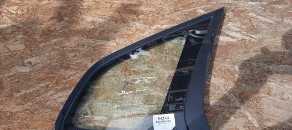 KIA Carens II Rear side window