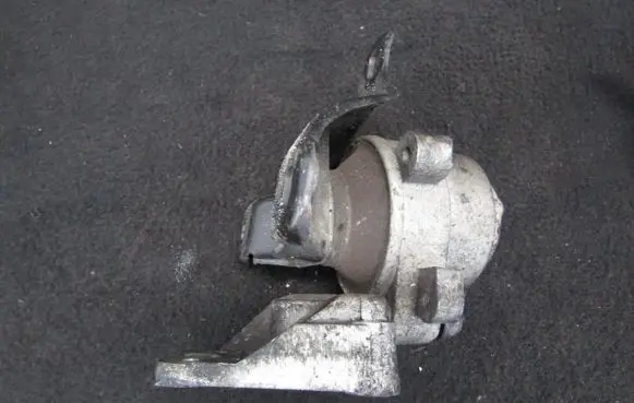 Ford Mondeo Mk III Engine mount bracket 1S716030AB 1S71-6030-AB
